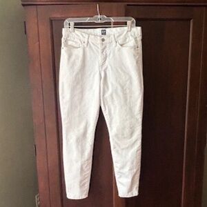 Woman's Gap Denim crop jean
